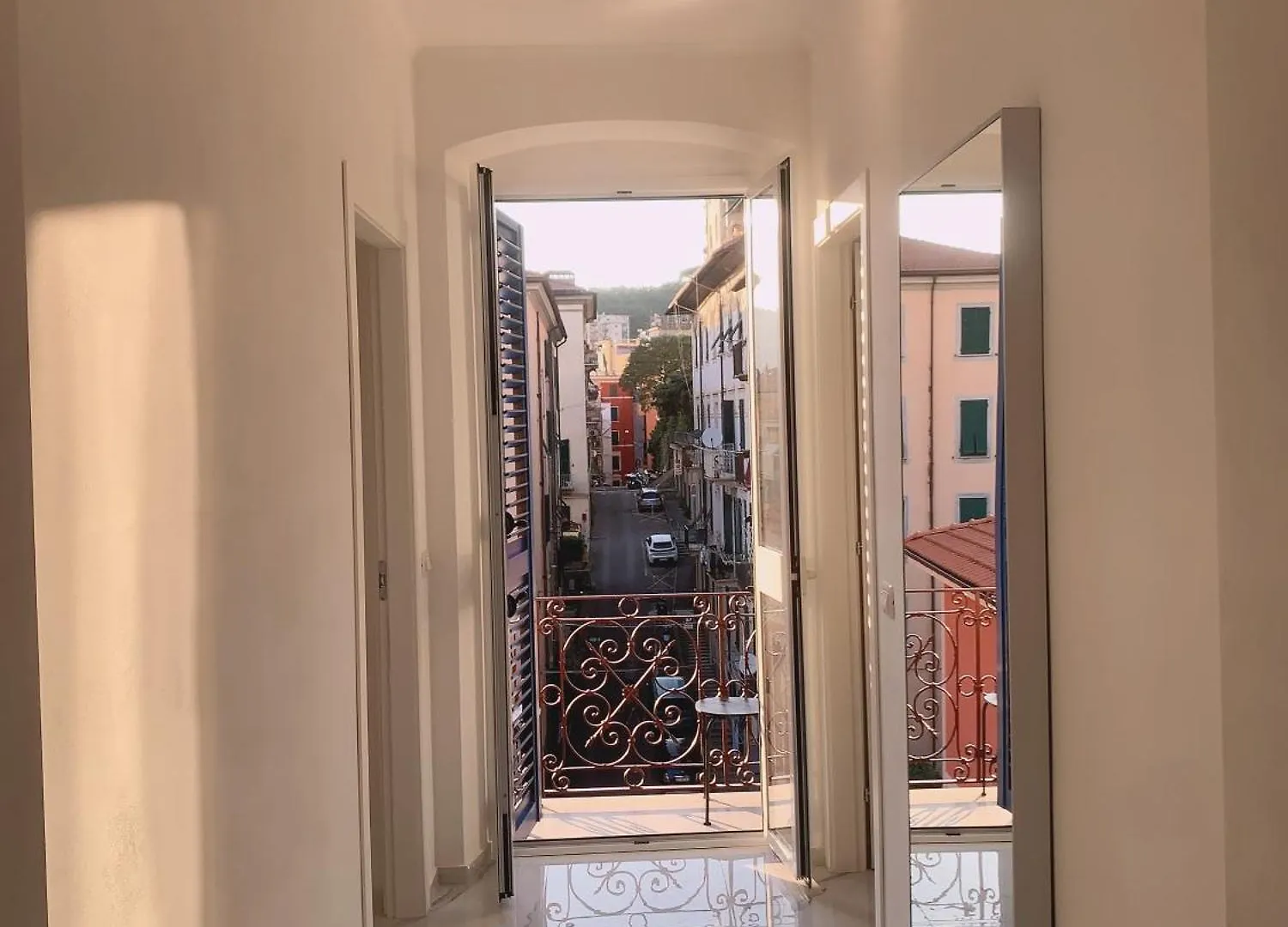98 House Apartment La Spezia 0*,